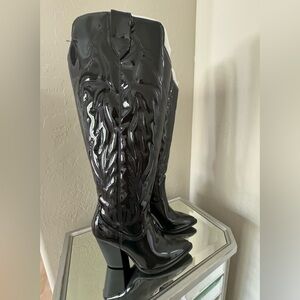 STEVE MADDEN TESSY BLACK PATENT LEATHER COWGIRL BOOTS